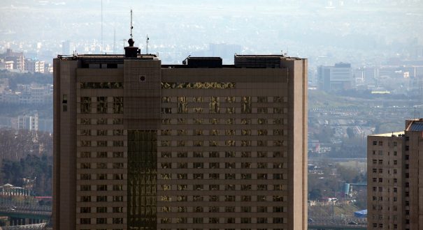 Hotel_Parsian_Azadi__Hyatt__-_panoramio