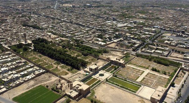 attraction-Q6559265 باغ دولتآباد در یزد