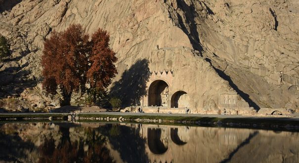 طاق بستان در کرمانشاه